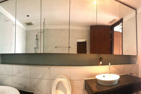 Кондоминиум с 2 спальнями в Клонг Тоэй, Бангкок, Таиланд № 140290 - фото 17