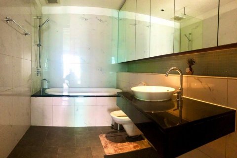 Кондоминиум с 2 спальнями в Клонг Тоэй, Бангкок, Таиланд № 140290 - фото 16