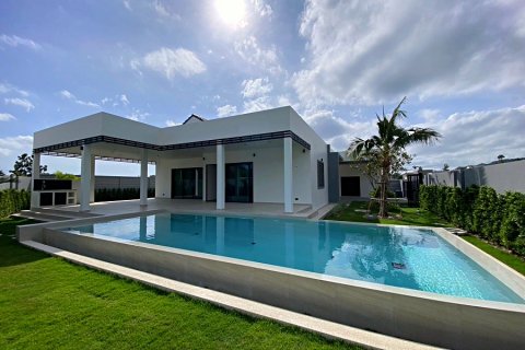 Villa à Hua Hin, Thaïlande 3 chambres № 168391