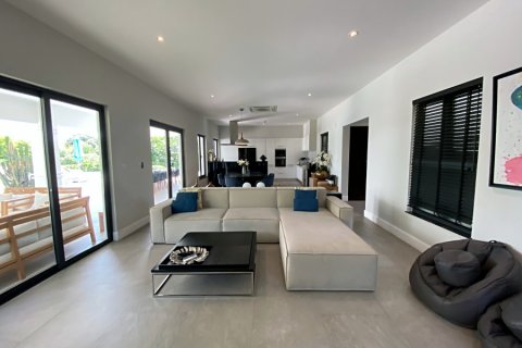 Villa à Hua Hin, Thaïlande 4 chambres № 168357 - photo 14