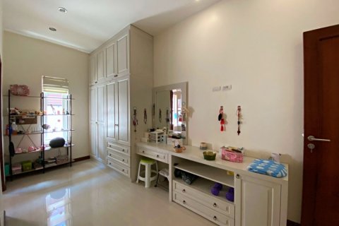 Villa in Hua Hin, Thailand 4 bedrooms № 168389 - photo 24