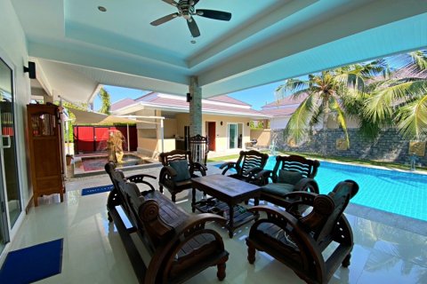 Villa in Hua Hin, Thailand 4 bedrooms № 168389 - photo 7