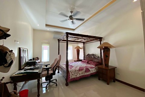 Villa in Hua Hin, Thailand 4 bedrooms № 168389 - photo 21