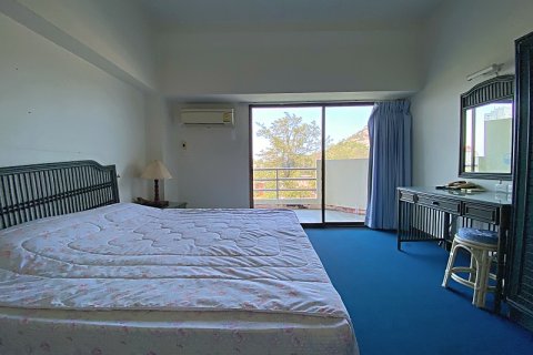 Condo in Hua Hin, Thailand, 2 bedrooms  № 168390 - photo 16