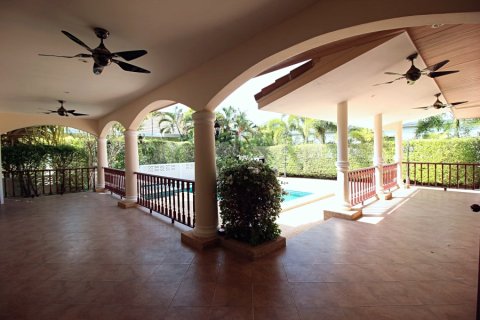 Villa à Hua Hin, Thaïlande 4 chambres № 168359 - photo 8