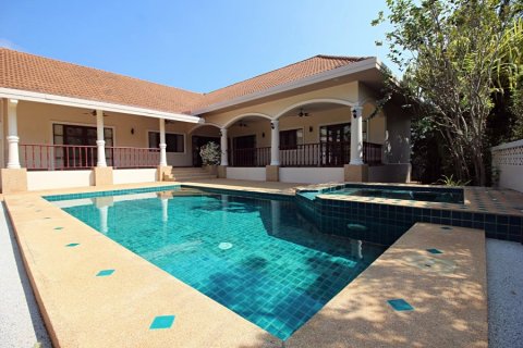 Villa à Hua Hin, Thaïlande 4 chambres № 168359