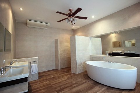 Villa à Hua Hin, Thaïlande 4 chambres № 168359 - photo 17