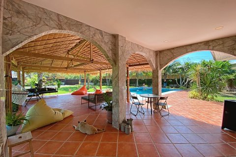 Villa in Pran Buri, Thailand 5 bedrooms № 168392 - photo 13