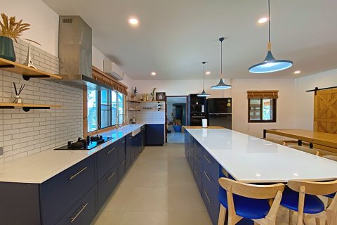 Villa in Pran Buri, Thailand 5 bedrooms № 168392 - photo 30