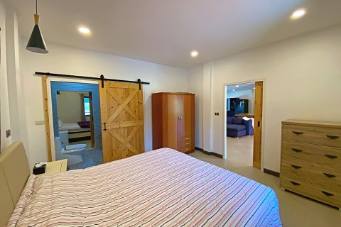 Villa in Pran Buri, Thailand 5 bedrooms № 168392 - photo 27