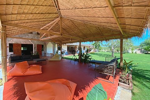 Villa in Pran Buri, Thailand 5 bedrooms № 168392 - photo 16