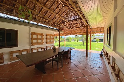 Villa in Pran Buri, Thailand 5 bedrooms № 168392 - photo 12