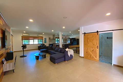 Villa in Pran Buri, Thailand 5 bedrooms № 168392 - photo 28