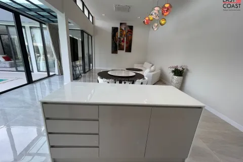 Casa de 3 dormitorios en Pattaya, Tailandia № 212996 - foto 17