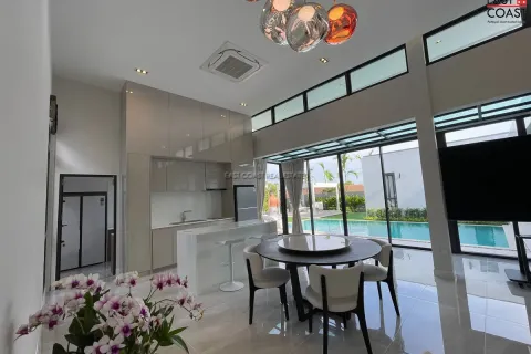 Casa de 3 dormitorios en Pattaya, Tailandia № 212996 - foto 16