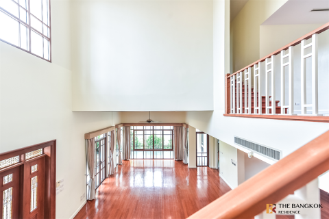 House in Bangkok, Thailand 4 bedrooms № 190246 - photo 3