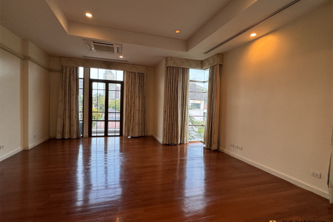 House in Bangkok, Thailand 4 bedrooms № 190246 - photo 18