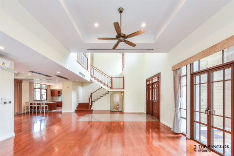 House in Bangkok, Thailand 4 bedrooms № 190246 - photo 10