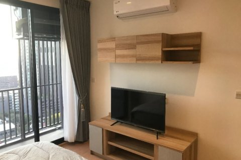 Studio in the Condo in Watthana, Bangkok, Thailand  № 167368 - photo 3