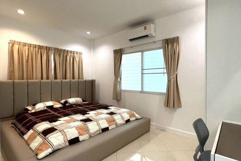 Дом в Паттайе, Таиланд с 3 спальнями  № 146177 - фото 2