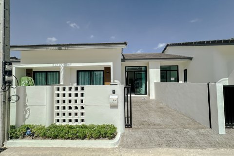 House in Phuket, Thailand 2 bedrooms № 170824 - photo 2