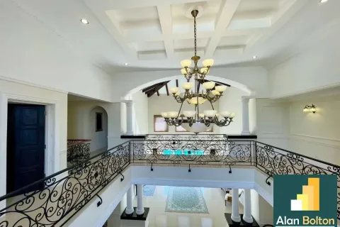 Casa de 6 dormitorios en Pattaya, Tailandia № 211301 - foto 14
