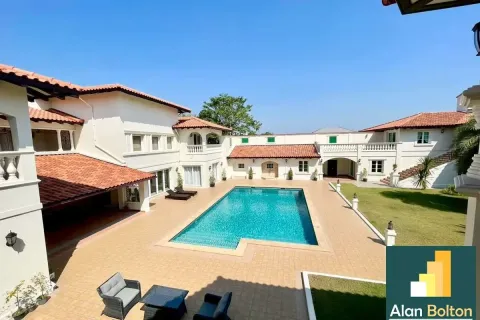 Casa de 6 dormitorios en Pattaya, Tailandia № 211301 - foto 9