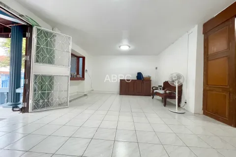 Adosado de 3 dormitorios en Pattaya, Tailandia № 211298 - foto 9