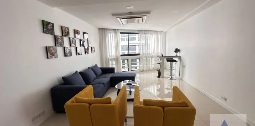 Condo à Khlong Toei, Bangkok, Thaïlande, 3 chambres  № 214424