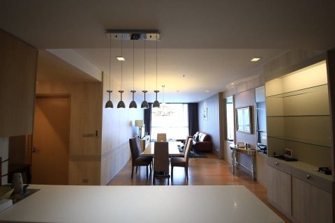 Condo in Bangkok, Thailand, 2 bedrooms  № 157495 - photo 2