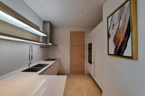 Condo in Bangkok, Thailand, 2 bedrooms  № 157493 - photo 7