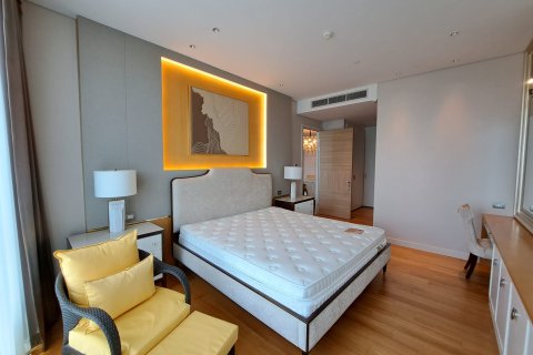 Condo in Bangkok, Thailand, 2 bedrooms  № 157493 - photo 5