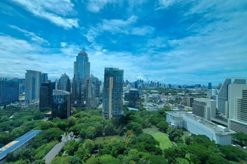 Condo in Bangkok, Thailand, 2 bedrooms  № 157493 - photo 2