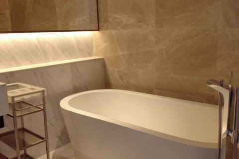 Condo in Bangkok, Thailand, 2 bedrooms  № 157496 - photo 6