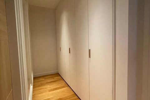 Condo in Bangkok, Thailand, 2 bedrooms  № 157494 - photo 5