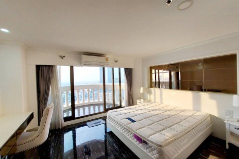 Studio in the Condo in Bang Rak, Bangkok, Thailand № 135853 - photo 7