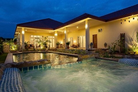 Villa à Pattaya, Thaïlande 15 chambres № 135855 - photo 12