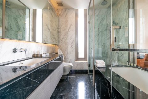 Condo à Sathon, Bangkok, Thaïlande, 1 chambre  № 200882 - photo 2