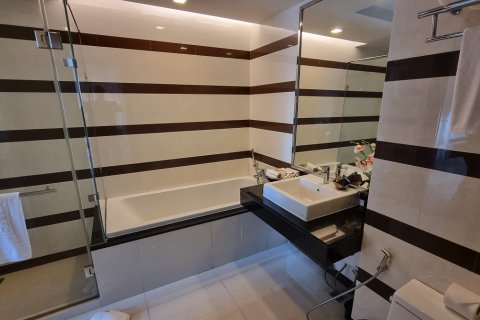 Condo in Bangkok, Thailand, 1 bedroom № 200880 - photo 4