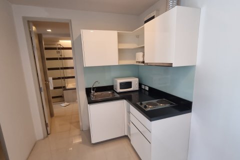 Condo in Bangkok, Thailand, 1 bedroom № 200880 - photo 6