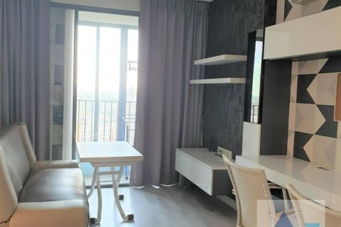 Condominio de 2 dormitorios en Phra Khanong, Bangkok, Tailandia № 219637