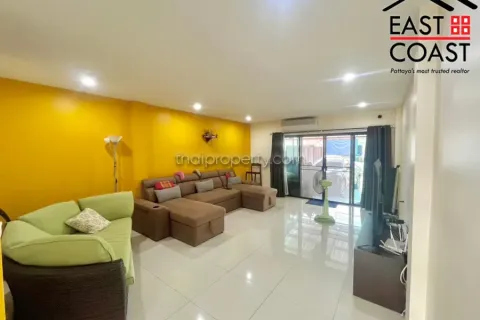Casa de 4 dormitorios en Pattaya, Tailandia № 212271 - foto 13