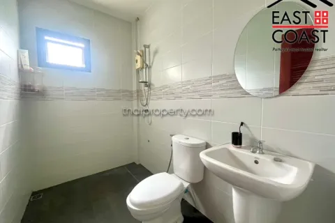 Casa de 4 dormitorios en Pattaya, Tailandia № 212271 - foto 4
