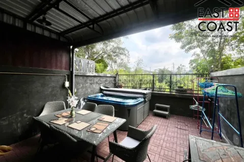 Casa de 4 dormitorios en Pattaya, Tailandia № 212271 - foto 17