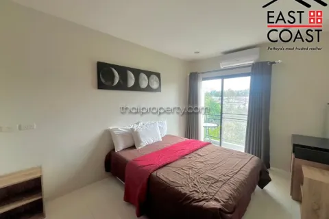 Casa de 4 dormitorios en Pattaya, Tailandia № 212271 - foto 3