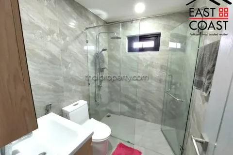 Casa de 4 dormitorios en Pattaya, Tailandia № 212272 - foto 14