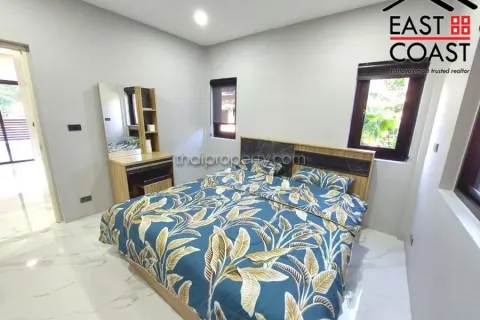 Casa de 4 dormitorios en Pattaya, Tailandia № 212272 - foto 10