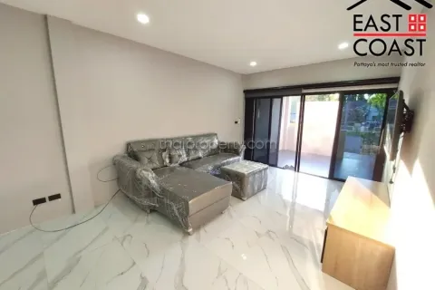Casa de 4 dormitorios en Pattaya, Tailandia № 212272 - foto 4