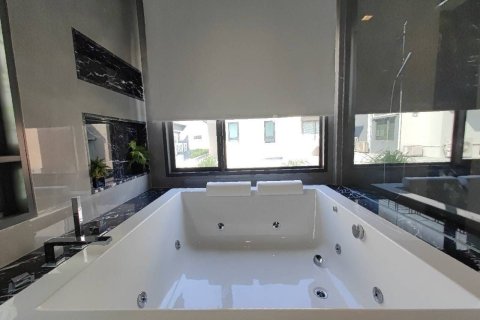 House in Saphan Sung, Bangkok, Thailand 5 bedrooms № 148528 - photo 23