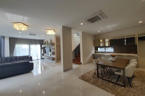 House in Saphan Sung, Bangkok, Thailand 5 bedrooms № 148528 - photo 11